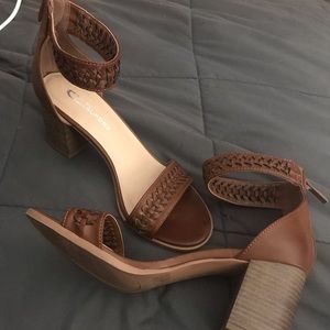 womens heels size 8